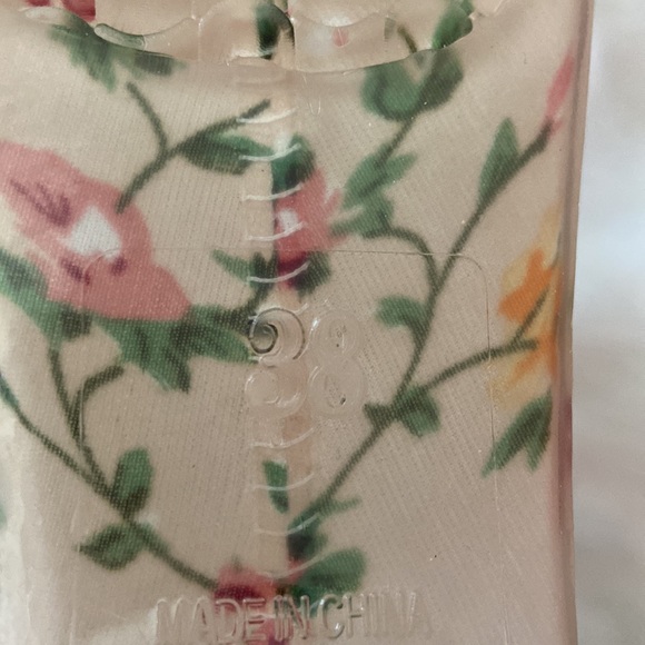 Floral print waterproof bootie in size 38 - Picture 2 of 6